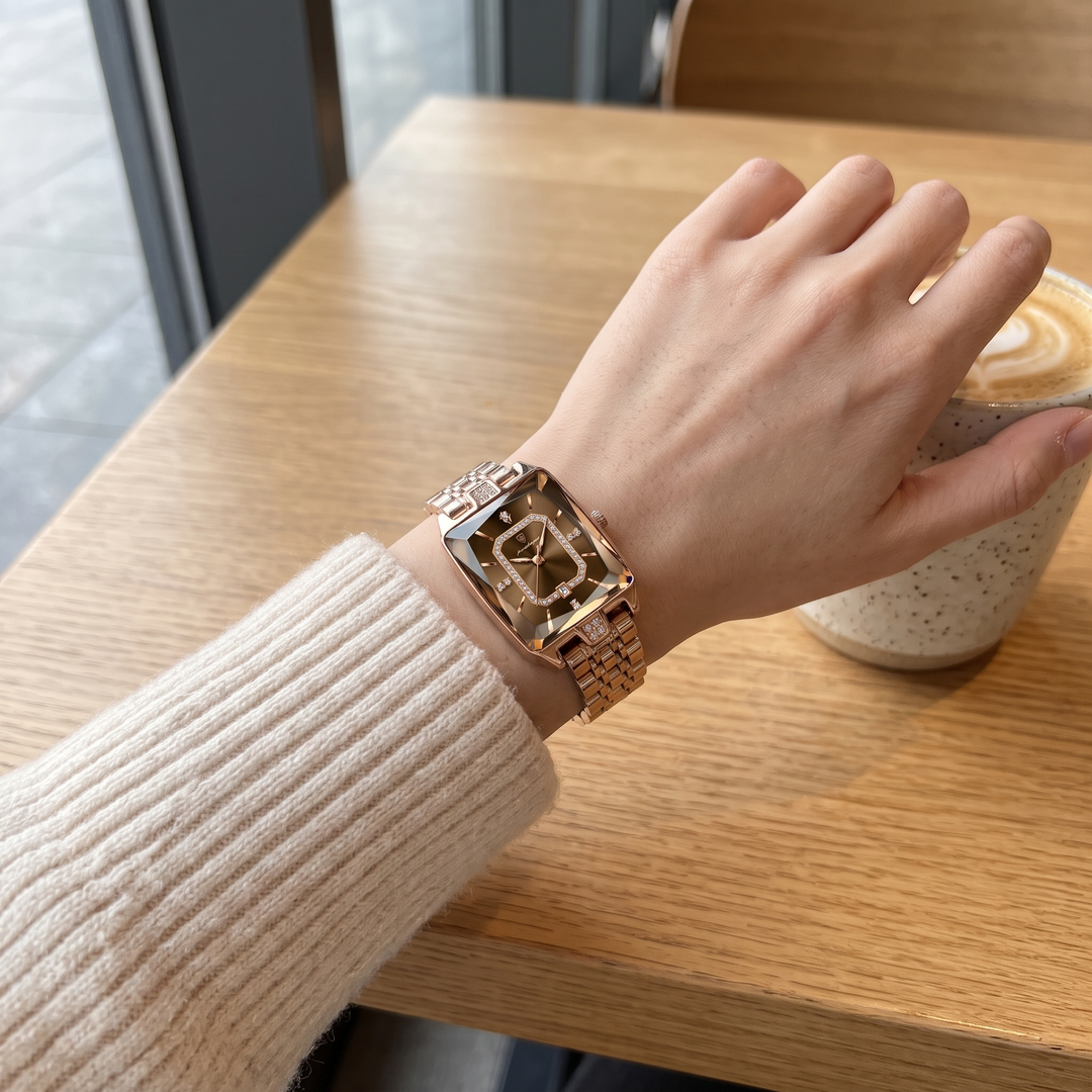 AGR - Melisse Rose Gold Brown on the wrist at a cafe
